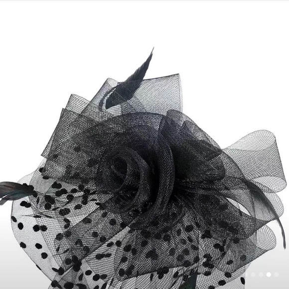 💕Wedding Bridal hair clip with mesh ribbons, feathers with partial Veil. - Picture 4 of 4